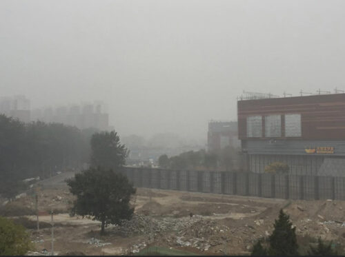 空気が悪い時の北京の空