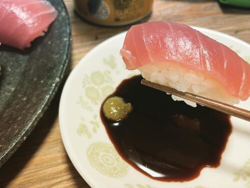 ド素人の筆者が作った、マグロの赤身の握り寿司の画像